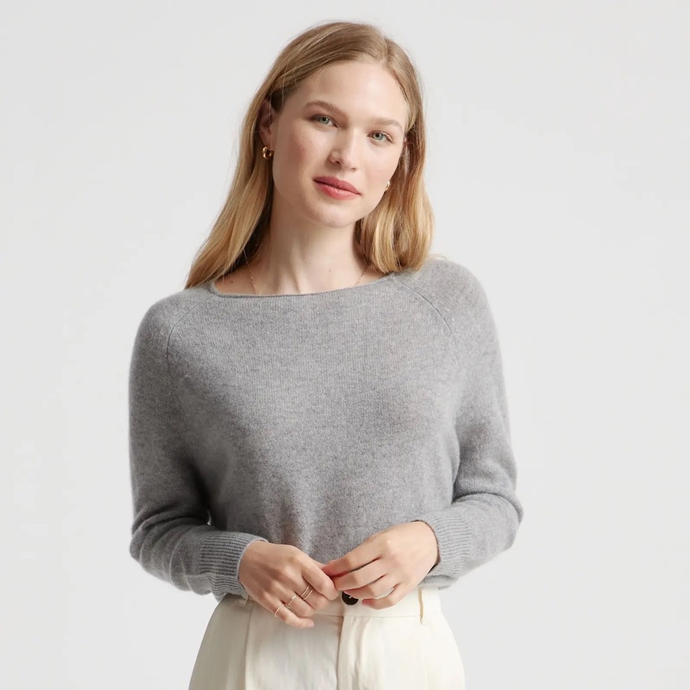 100% Mongolian Cashmere sweater size medium